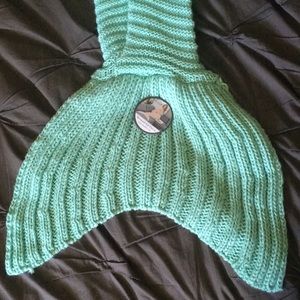 Knit Mermaid Tale Throw Blanket